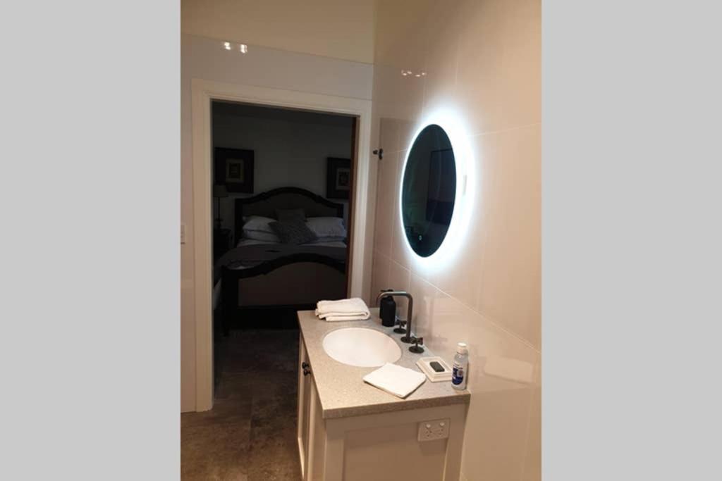 The Bower@ Kings Cottage Uralla ภายนอก รูปภาพ